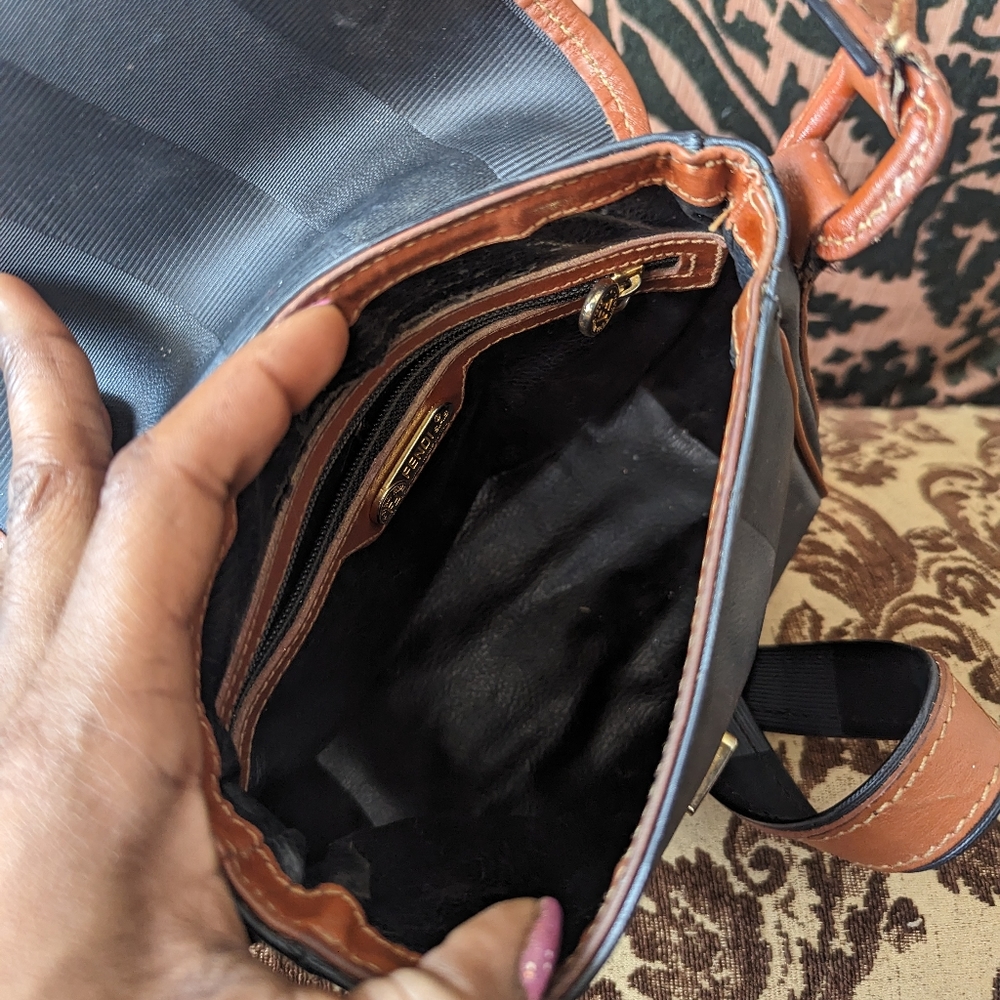 🛑TRADED🛑 1980s💯💎FENDI JANUS💎✨💎VINTAGE PEQUIN CROSSBODY BAG - Picture 16 of 16